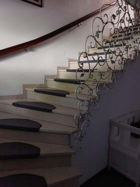 Treppe zur Untergeschosswohnung - 