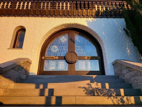 Eingang - Einfamilienhaus mit 370,00 m² in Buttenwiesen zum Kaufen