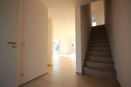 großzügiges Entree.JPG - 5 Zimmer Doppelhaushälfte zur Miete in Hamm