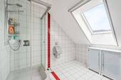 DG: Badezimmer - 