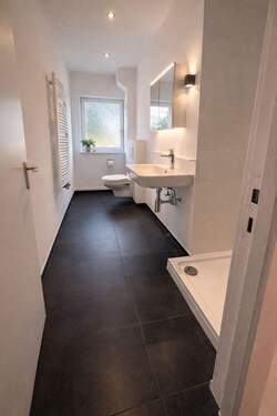 Badezimmer - Etagenwohnung mit 82,00 m&sup2; in Berlin zum Kaufen