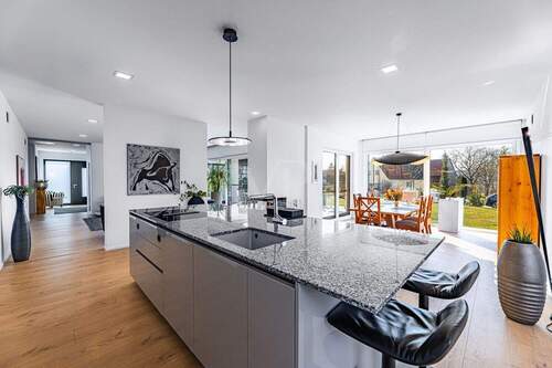 Bild 1 - Traumhaus - 710.000,00&nbsp;EUR Kaufpreis, ca.&nbsp; 170,00&nbsp;m&sup2;&nbsp;Wohnfl&auml;che