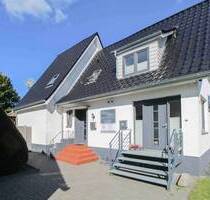 Charmantes und saniertes Zweifamilienhaus: Wohnen und Arbeiten oder Mehrgenerationen möglich - Flensburg Engelsby