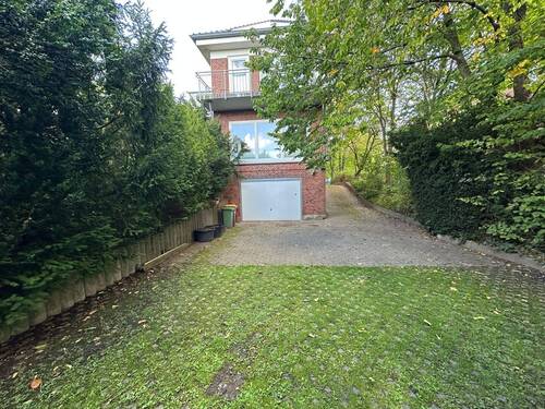 Tiefgarage/Einfahrt - Etagenwohnung mit 240,00 m&sup2; in Husum zum Kaufen