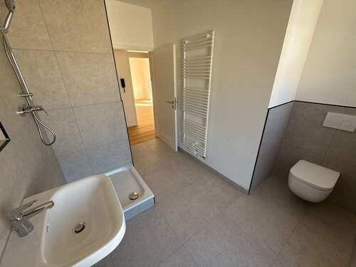Bad - Etagenwohnung mit 58,20 m&sup2; in Nürnberg zur Miete