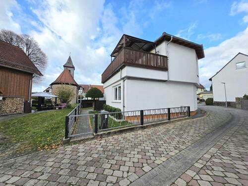 Seitenansicht - 7 Zimmer Doppelhaushälfte in Immenhausen / Holzhausen