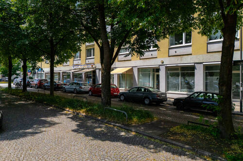Zufahrt mit Parken - 