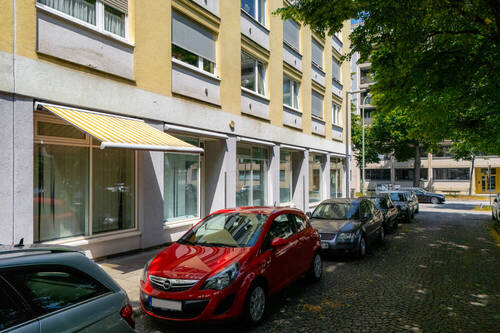 Parken vor dem Eingang - 