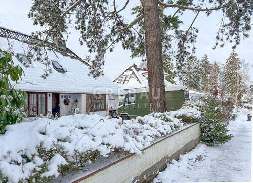 Sraßenansicht - 9 Zimmer Einfamilienhaus zum Kaufen in Hamburg