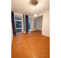 Berlin-Schöneberg: Ruhige 3,5-Zimmer-Altbauwohnung mit 3,20 m Deckenhöhe & privater 30 m² Terrasse