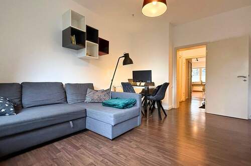 Wohnzimmer - 2 Zimmer Etagenwohnung in Aachen