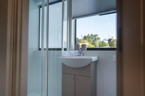 Bad - 2 Zimmer Mehrfamilienhaus, Wohnhaus in Waren (Müritz)