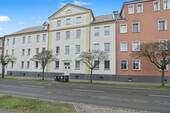 Ansicht Straßenseite - Investment o. Selbstnutzung: Zentral gelegene 3-Zimmer Ergdeschosswohnung in Angermünde