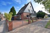 Hausansicht - Gepflegtes Haus in ruhiger Wohnlage