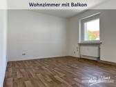 Wohnzimmer mit Balkon - 
