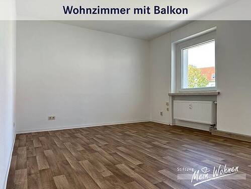 Wohnzimmer mit Balkon - 