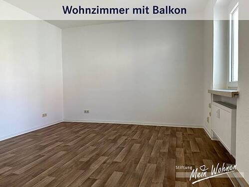 Wohnzimmer mit Balkon - 