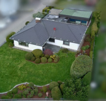 Ein Rückzugsort der Extraklasse - Stilvoller Bungalow mit Indoorpool auf traumhaftem Grundstück in Neuhausen