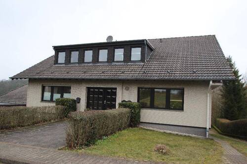 Bild 1 - Große gepflegte 125 qm-ETW mit 2 Bädern 2 Loggias Einbauküche Garage Gartennutzung in Nettersheim
