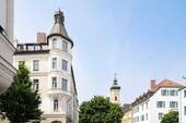 ALTBAU DETAILS - Eckturmerker mit Pyramidendach und Laterne, Sockelrustika, Gesimsen, Lisenen und Putzfeldern - H&G - Denkmal Prunkstück mit Potenzial für Altbauliebhaber in München-Sendling