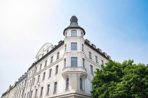 AUGENSCHMAUS - Diese Fassade lässt das Herz eines jeden Altbauliebhabers höher schlagen - 3 Zimmer Etagenwohnung zum Kaufen in München