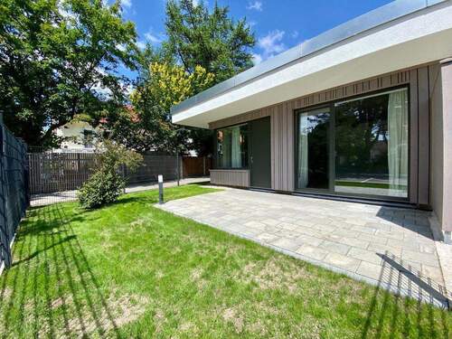 Westgarten mit Terrasse - 126 m² DHH Maisonette PLACE TO STAY