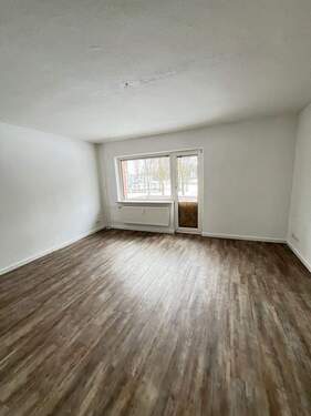 Wohnzimmer - 4 Zimmer Etagenwohnung in Rendsburg