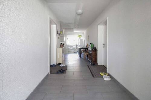 Flur I Haus - Mehrfamilienhaus, Wohnhaus in Neuenstein zum Kaufen