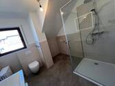 Badezimmer mit Dusche und Waschmasch.-Anschl..jpeg - Etagenwohnung mit 94,00 m&sup2; in Baden-Baden zum Kaufen
