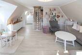 lichtdurchfluteter Wohnbereich - 8 Zimmer Einfamilienhaus zum Kaufen in Flensburg
