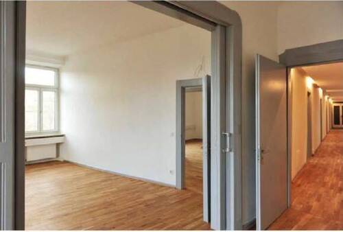 Blick in Einzel-Eckbüro 7 - Büro zur Miete in Nürnberg