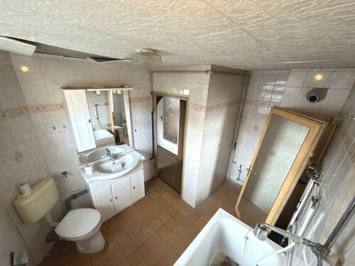 Badezimmer 1. OG - 