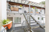 Zugang zu den Wohnungen - Mehrfamilienhaus, Wohnhaus mit 598,00 m&sup2; in Neuwied / Altwied zum Kaufen