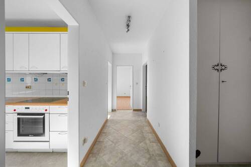 Flur - 3 Zimmer Etagenwohnung zum Kaufen in Bad Segeberg