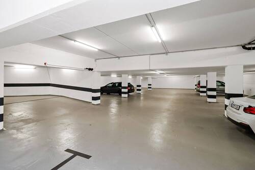 Tiefgarage - Garage, Stellplatz in Berlin