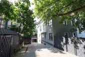 Einfahrt - Garage, Stellplatz in Berlin zum Kaufen