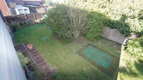 Blick in den Gartenbereich - 1 Zimmer Mehrfamilienhaus, Wohnhaus zum Kaufen in Moers