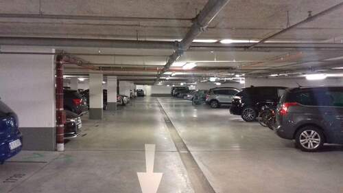 Tiefgarage - Garage, Stellplatz in München