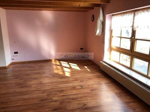 Wohnzimmer - Doppelhaushälfte mit 150,00 m² in Jettenbach zum Kaufen