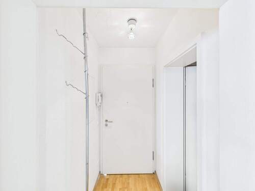 Flur - 1 Zimmer Etagenwohnung zum Kaufen in Hannover