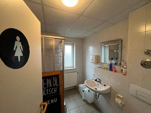 WC - 