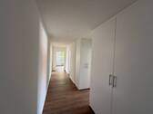 Flur mit Wandschrank Bild 2 - 