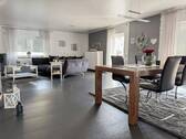 Wohn-/Esszimmer - 