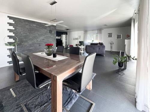 Wohn-/Esszimmer - 