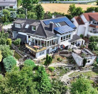 Süd-West-Ansicht mit Garten - 