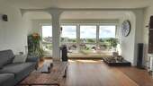 Lichtdurchfluteter Wohnbereich - 
