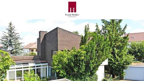 Hausansicht - Großzügiges und ruhiges Wohnen im Achalmgebiet