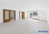 Musterfoto mit Bodenbelag - Traumhafte Dachgeschosswohnung mit Balkon in zentraler Lage von Waltrop