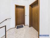 Treppenhaus - Eingang - 3 Zimmer Etagenwohnung in Waltrop