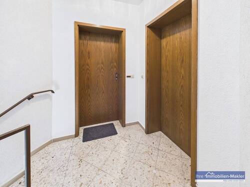 Treppenhaus - Eingang - 3 Zimmer Etagenwohnung in Waltrop